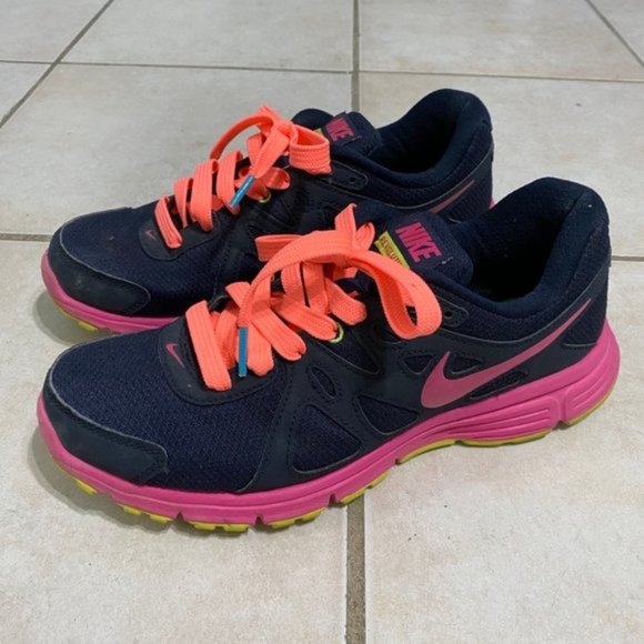 nike revolution 2 navy and pink size 10